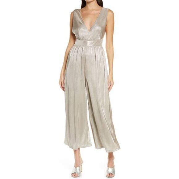 Lulus Silver Metallic Pleated Jumpsuit NWT Sleeveless Plunge V-Neck Wide Leg - Picture 1 of 11